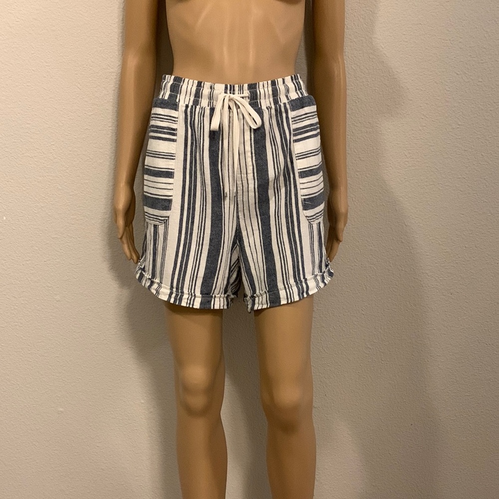 Linen shorts, blue and off-white, size 12-14
